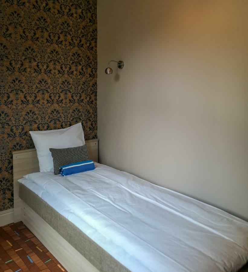 Villa Kadriorg Hostel Tallinn Exterior photo