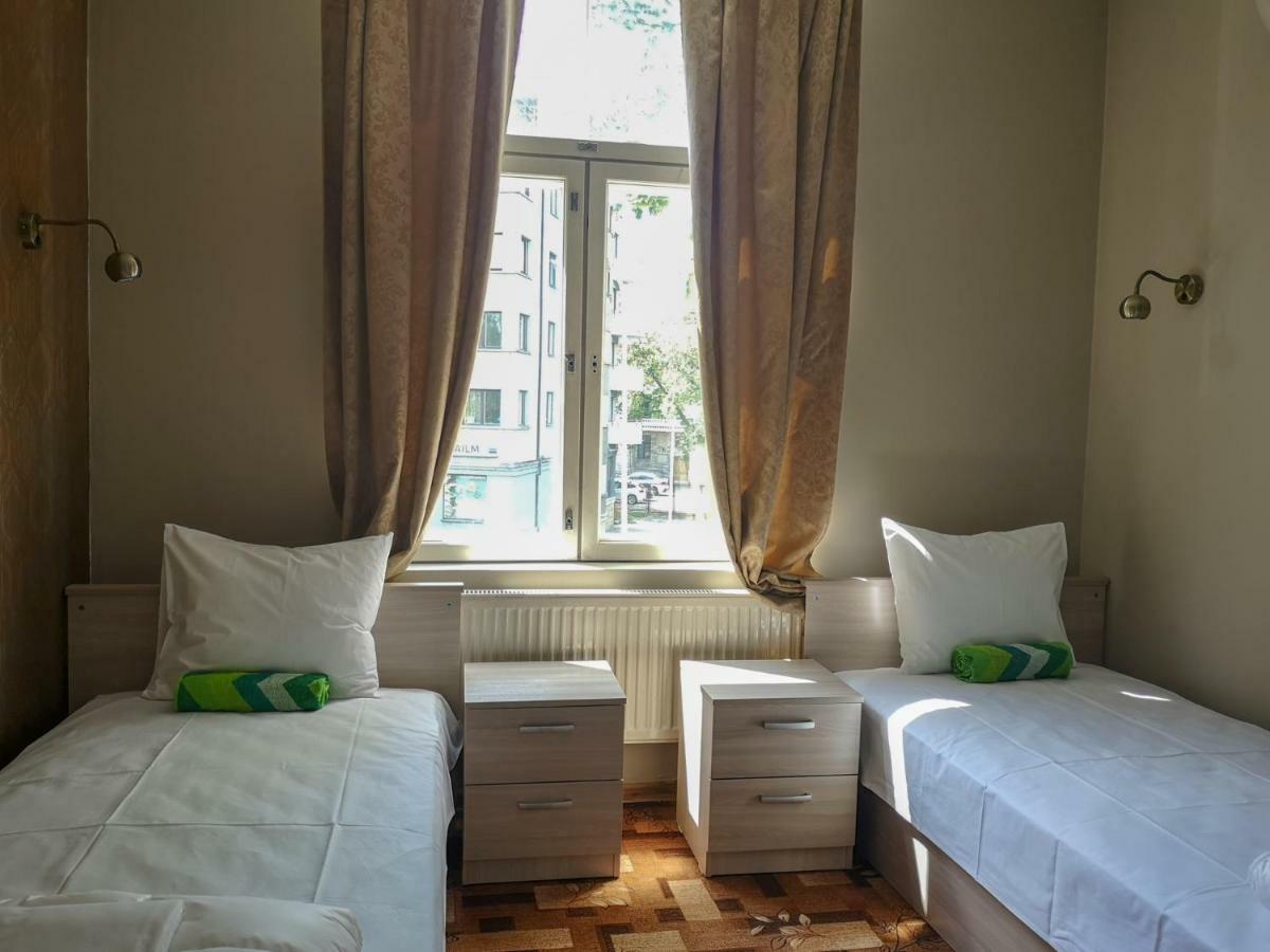 Villa Kadriorg Hostel Tallinn Exterior photo